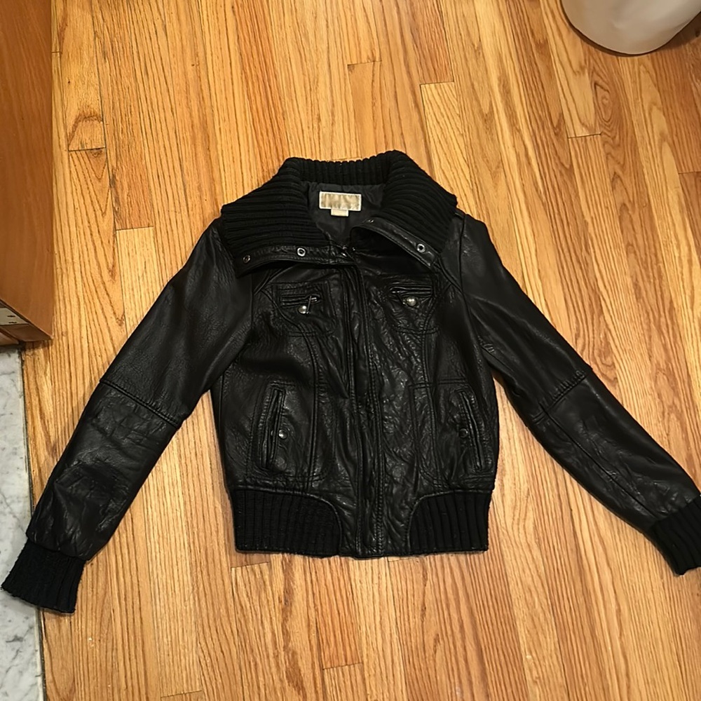 MICHAEL KORS WOMENS LEATHER BOMBER JACKET, USED BUT GOOD CONDITION